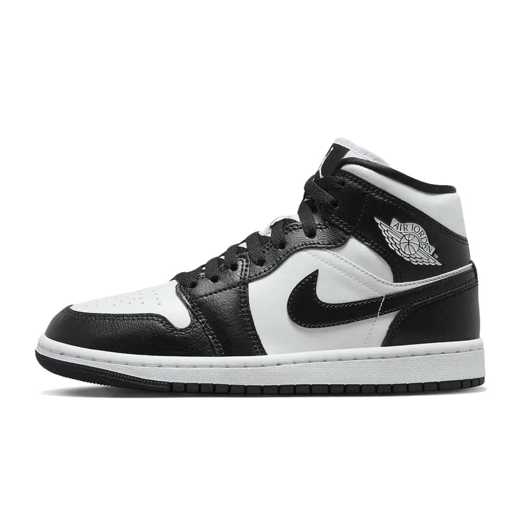 Air Jordan 1 Mid Wmns “Panda”