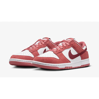 Dunk Low 'Valentine's Day' (2024)