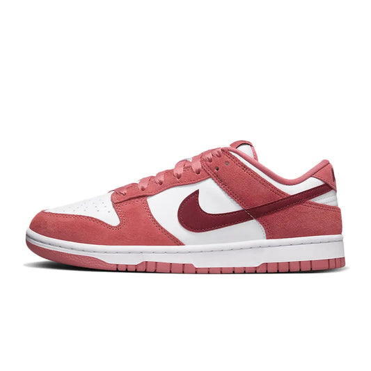 Dunk Low 'Valentine's Day' (2024)